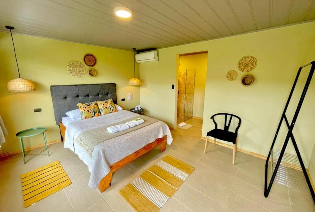 Hotel Y Cabinas Del Tropico Guapiles Ngoại thất bức ảnh