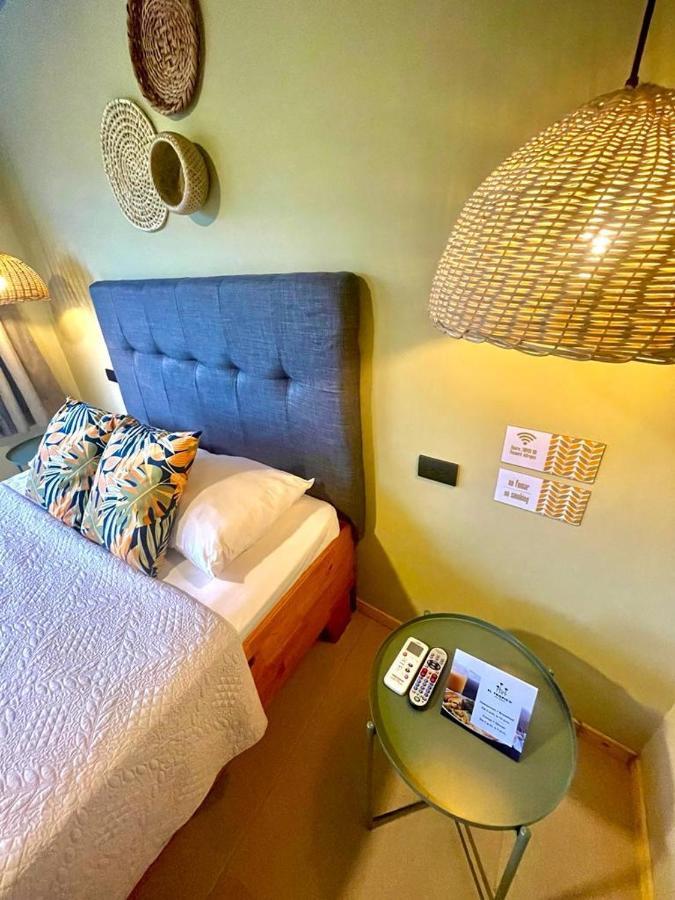 Hotel Y Cabinas Del Tropico Guapiles Ngoại thất bức ảnh