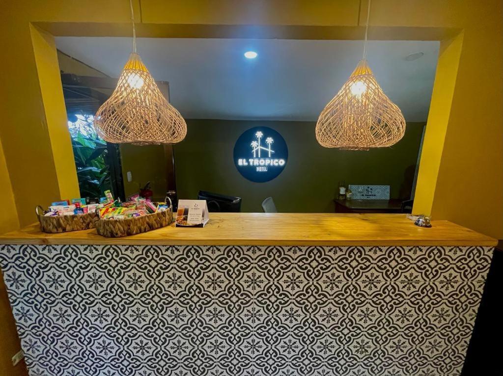 Hotel Y Cabinas Del Tropico Guapiles Ngoại thất bức ảnh