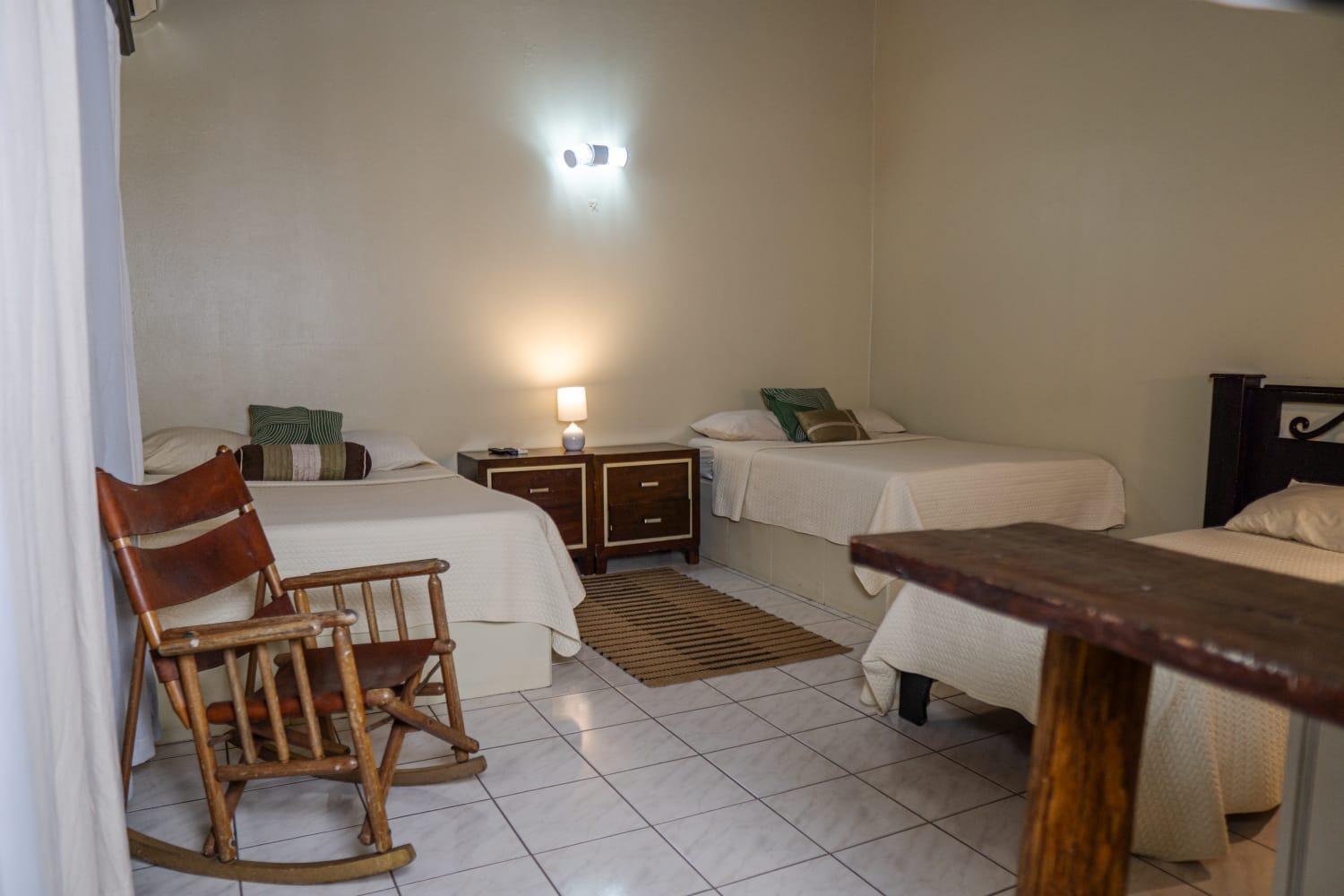 Hotel Y Cabinas Del Tropico Guapiles Ngoại thất bức ảnh
