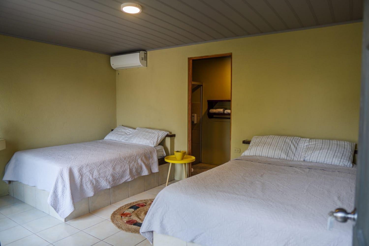 Hotel Y Cabinas Del Tropico Guapiles Ngoại thất bức ảnh
